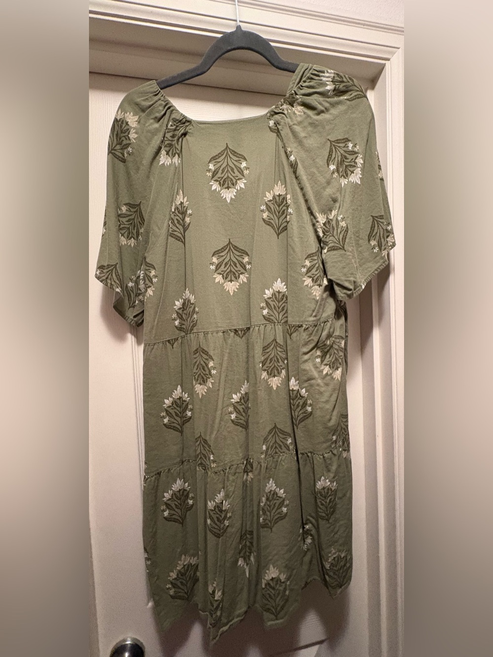 Old Navy Olive Green Floral Tiered V-Neck Tunic Dress - Picture 3 of 3